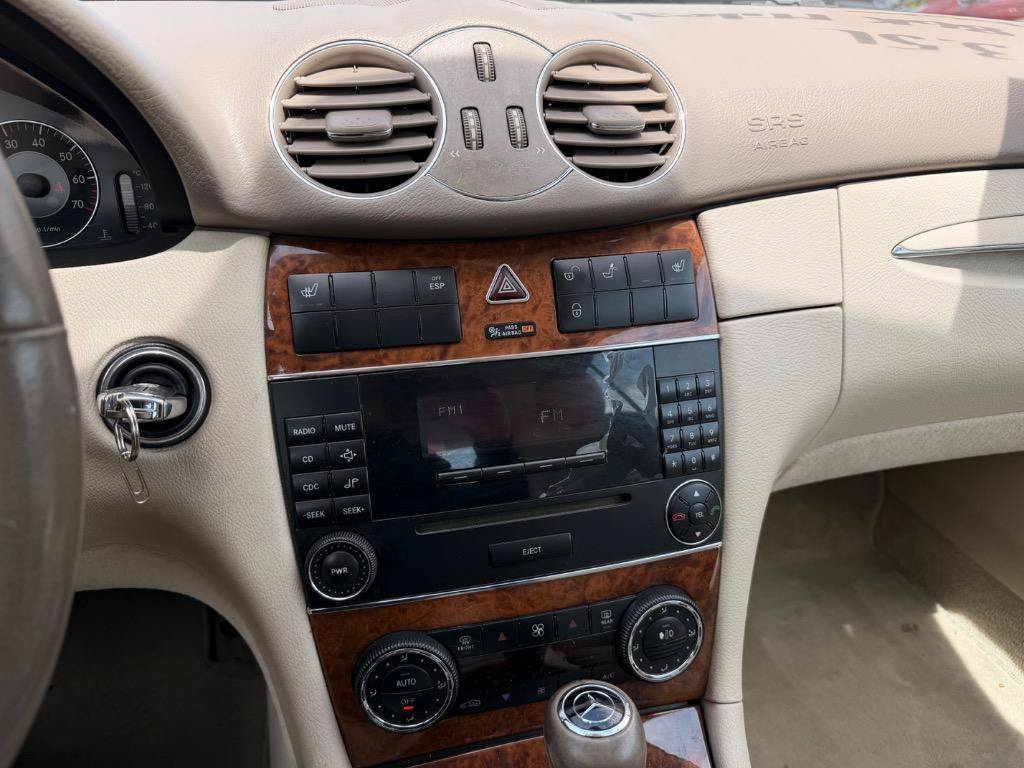 Used 2007 Mercedes-Benz CLK 350 Cabriolet image 7