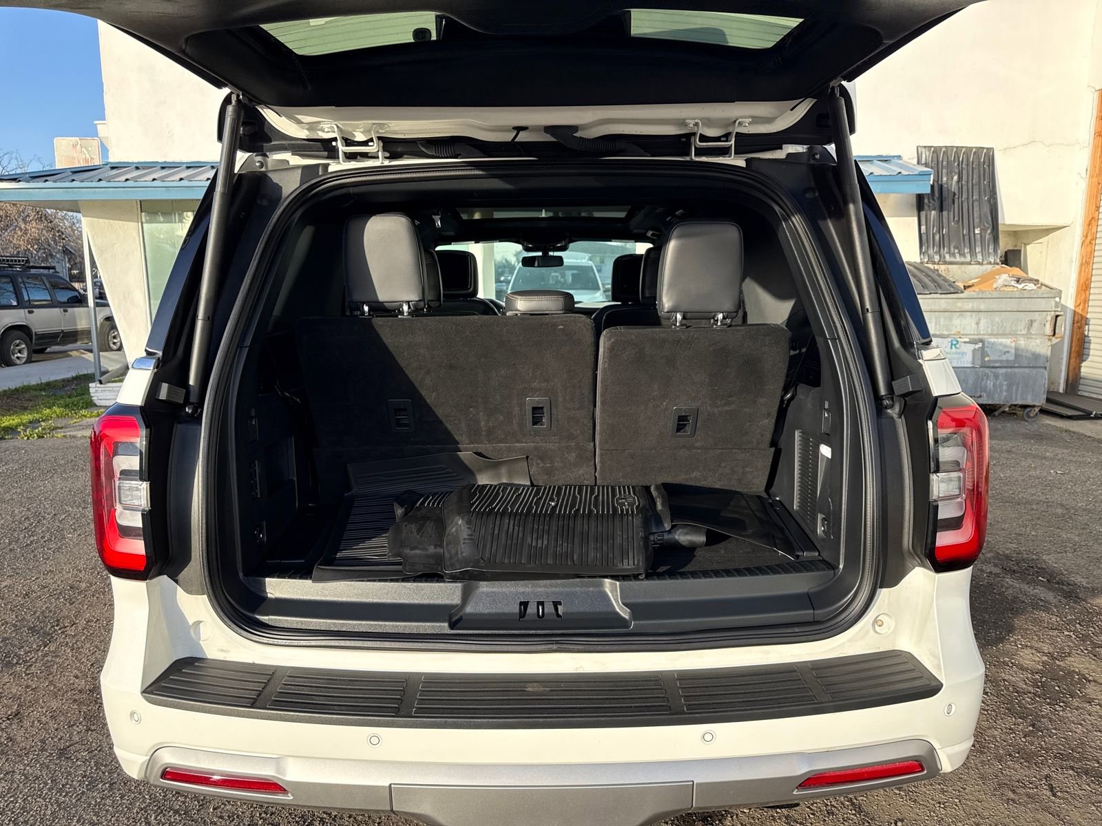 Certified 2023 Ford Expedition Platinum image 23