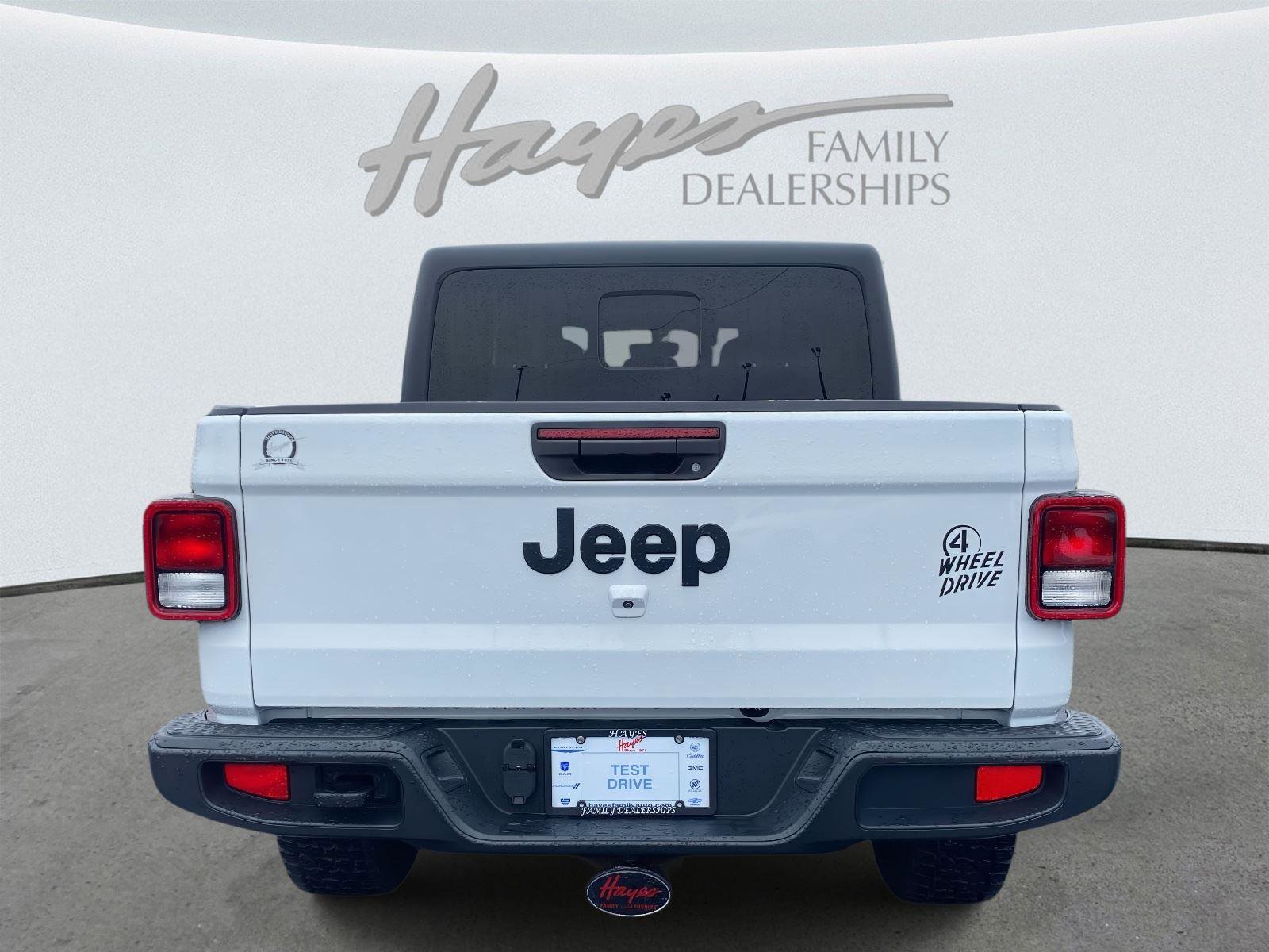 Certified 2021 Jeep Gladiator Willys image 42