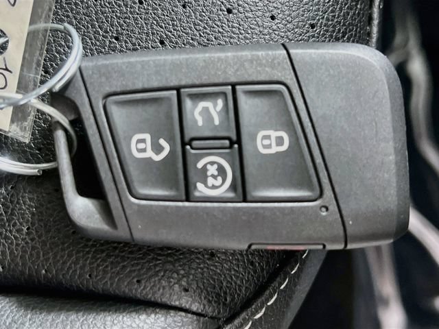 Used 2023 Volkswagen Tiguan SE FWD image 33