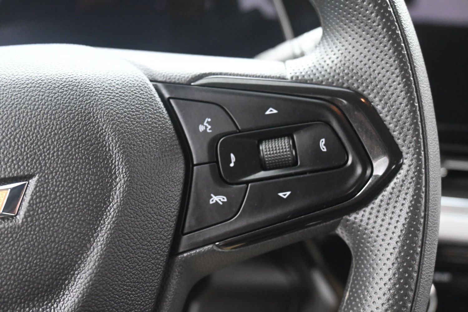 Used 2024 Chevrolet Trax LT FWD image 21