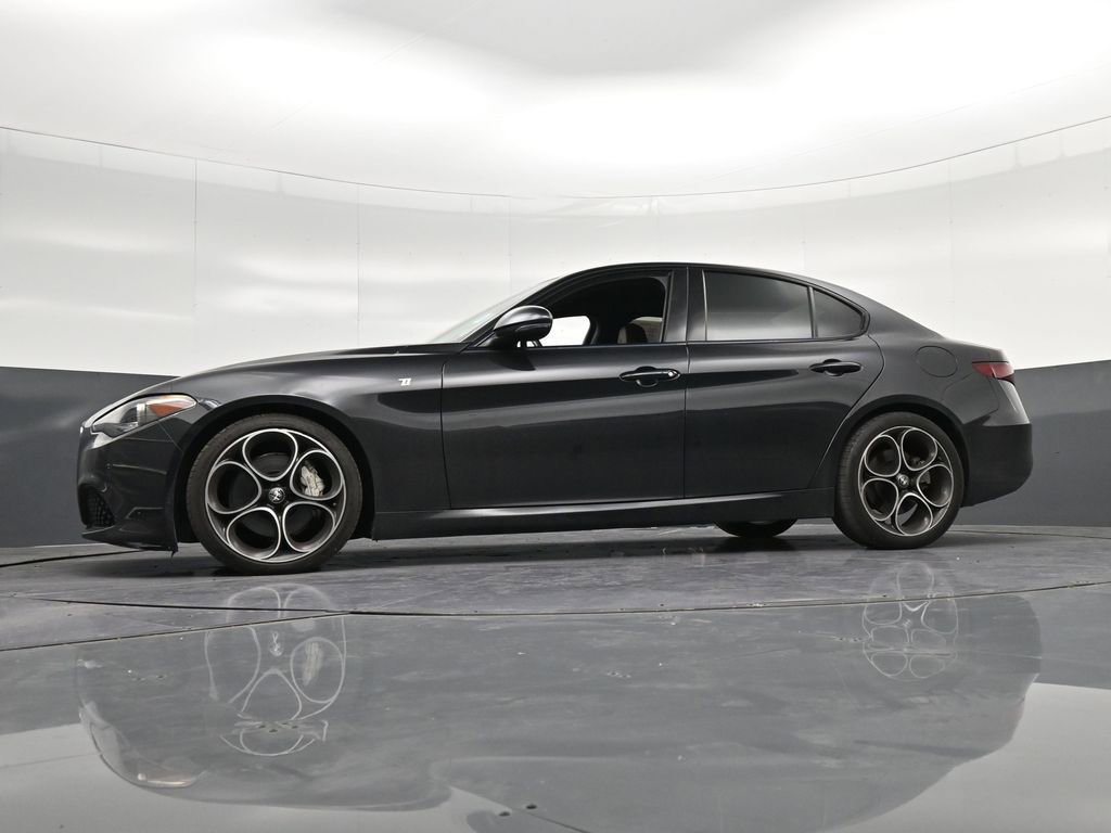 Used 2023 Alfa Romeo Giulia Ti RWD image 37