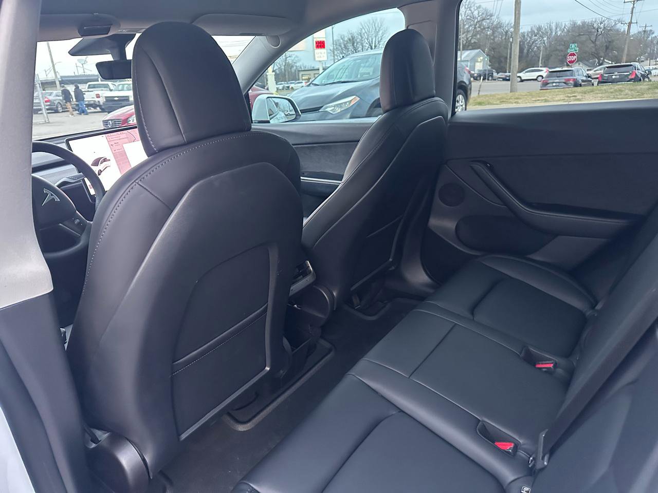 Used 2022 Tesla Model Y Long Range image 15