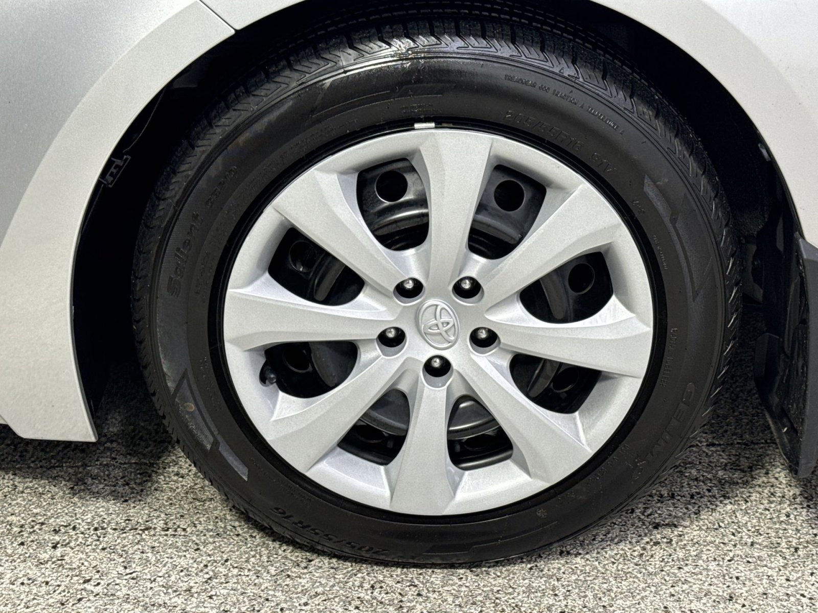 Used 2023 Toyota Corolla LE image 16