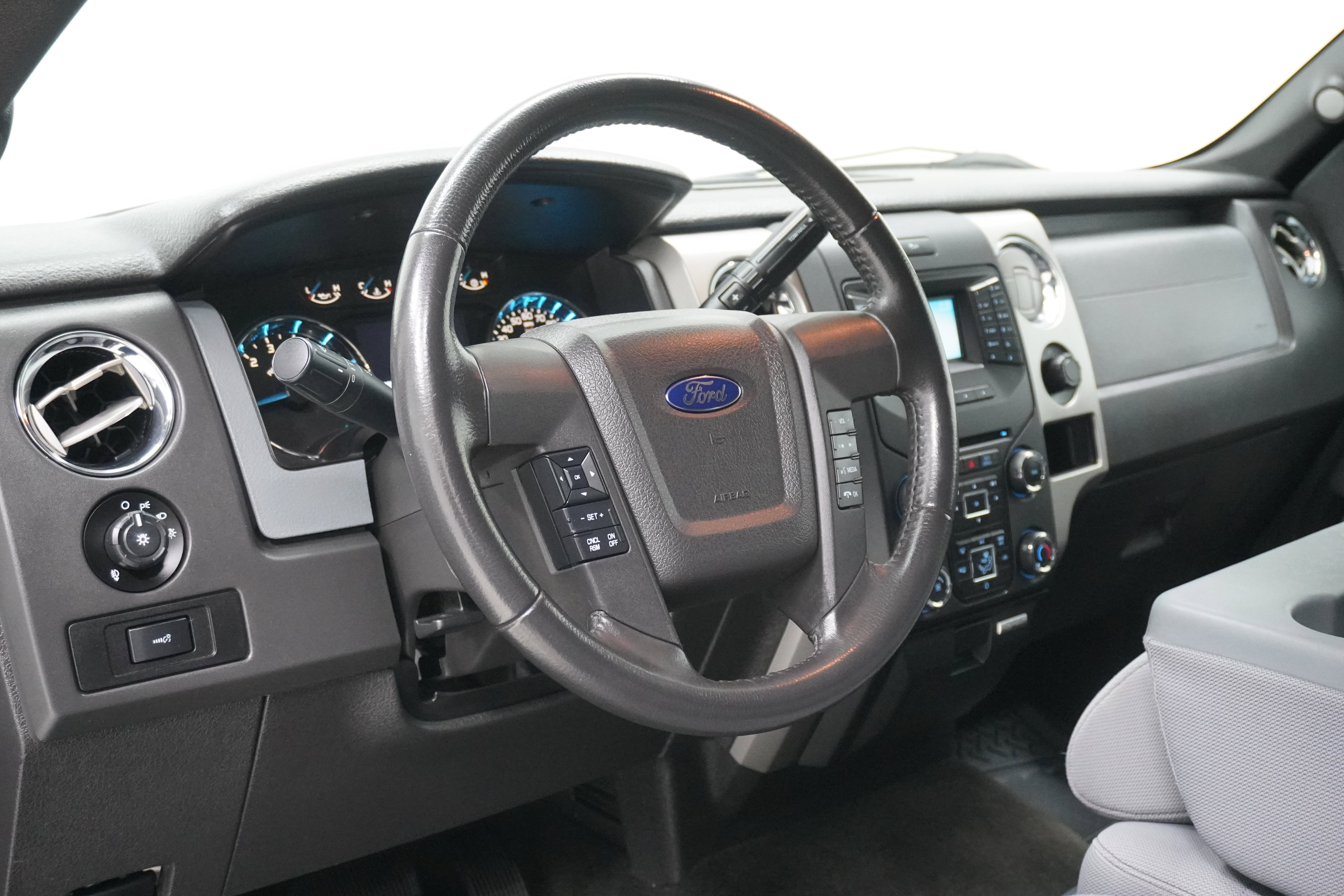 Used 2013 Ford F150 XLT w/ Luxury Equipment Group image 10