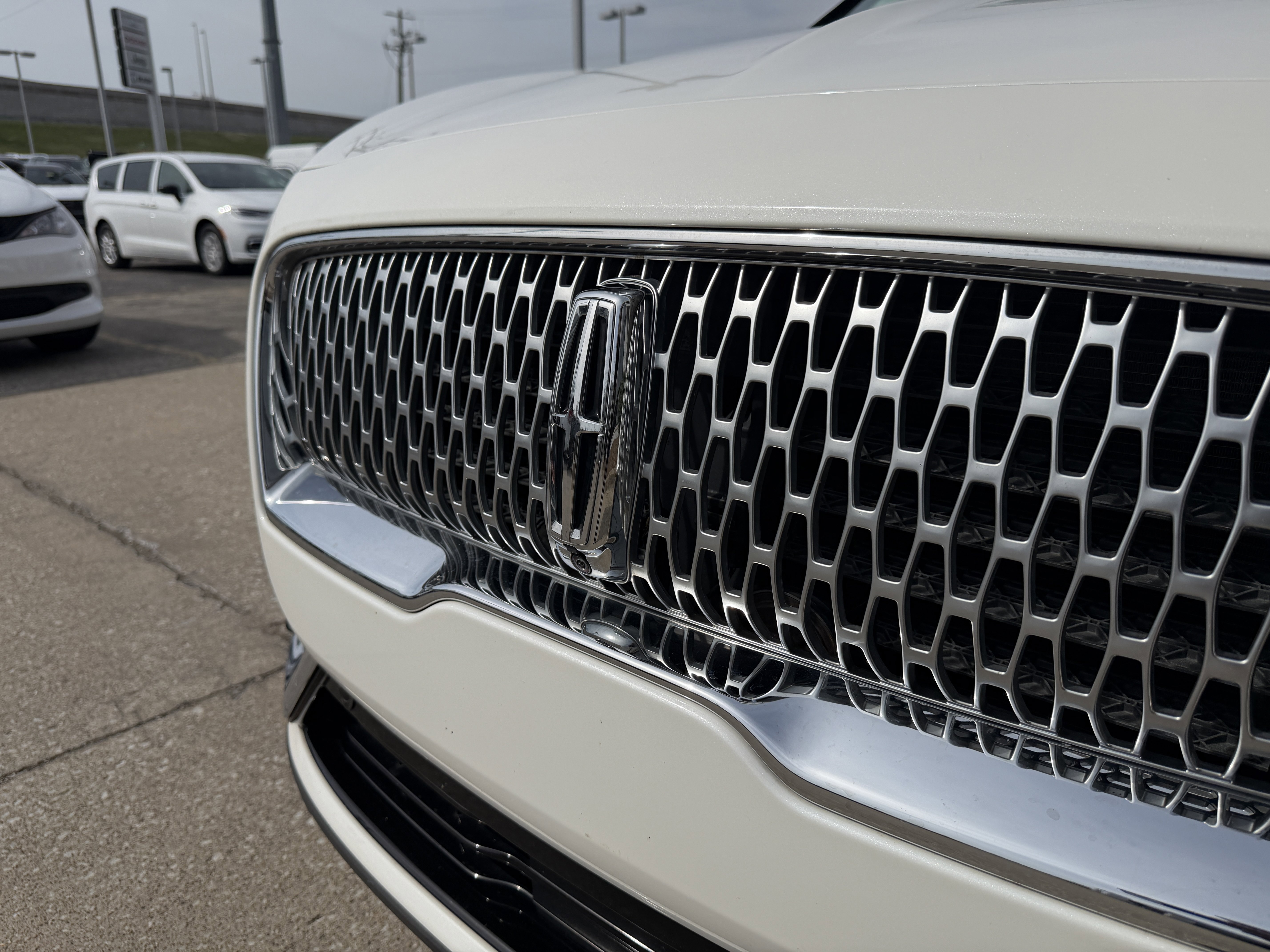 Used 2020 Lincoln Nautilus Reserve w/ Equipment Group 201A image 15