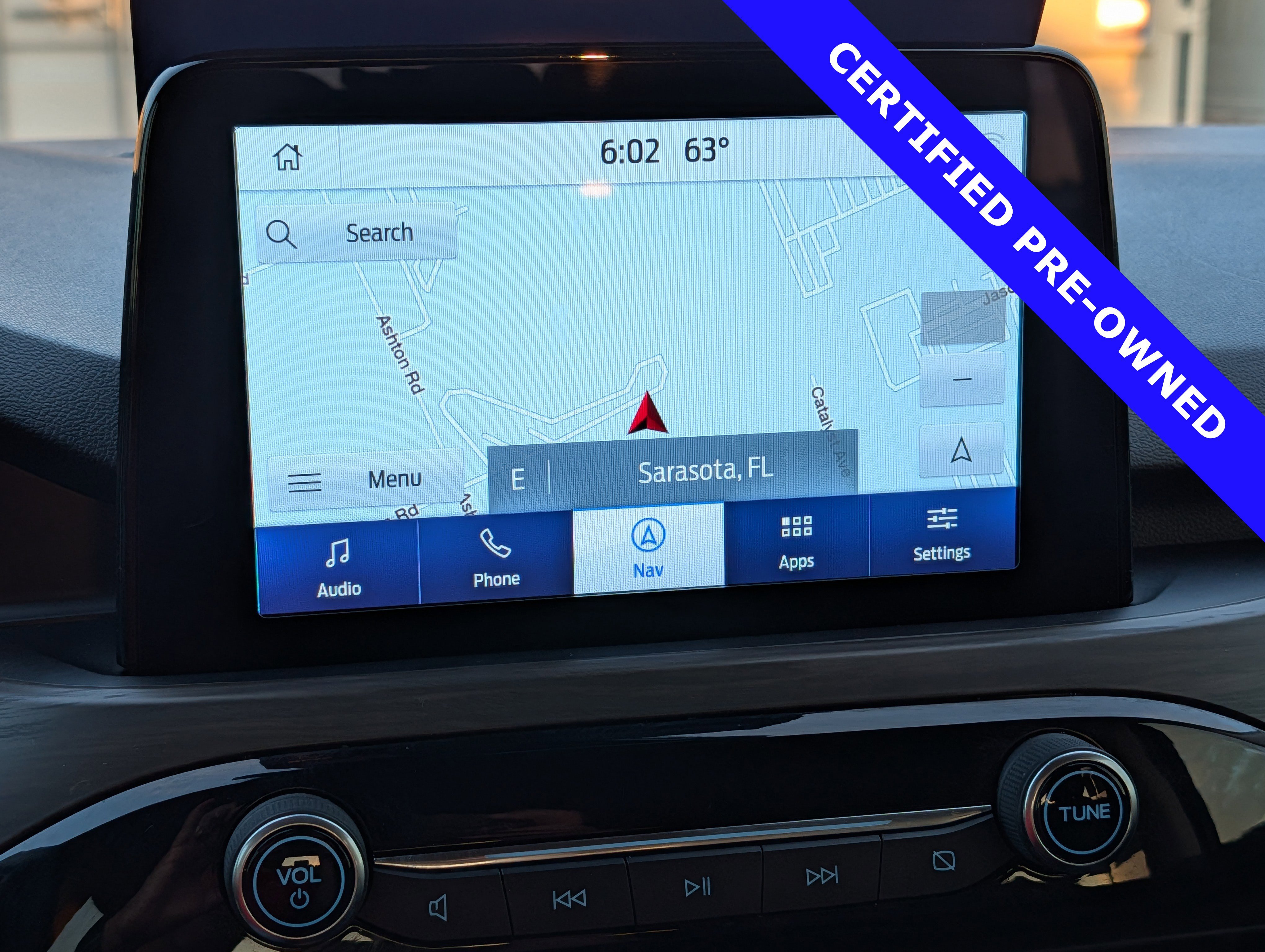 Used 2020 Ford Escape Titanium image 29