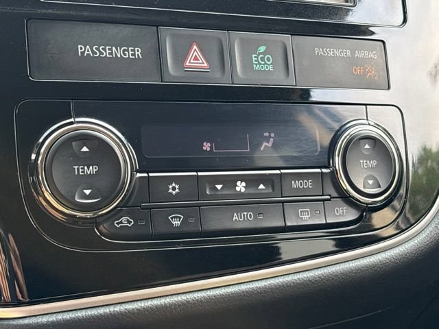 Used 2014 Mitsubishi Outlander SE AWD/4WD image 15