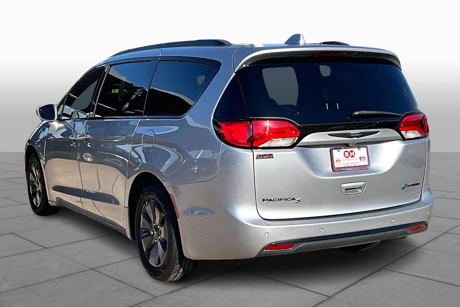Used 2020 Chrysler Pacifica Limited w/ Advanced Safetytec Group image 12