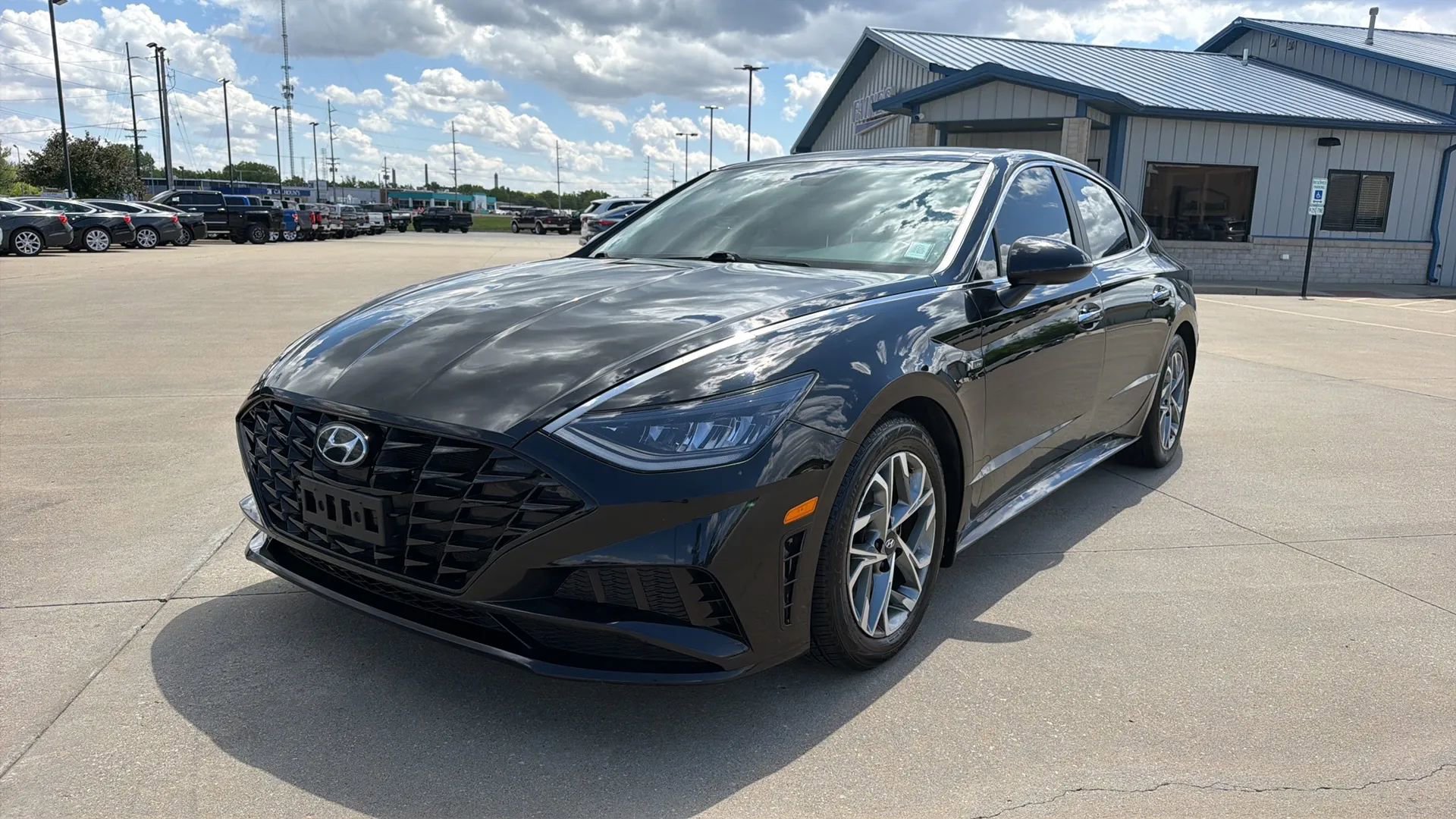 Used 2022 Hyundai Sonata SEL w/ Convenience Package FWD image 8