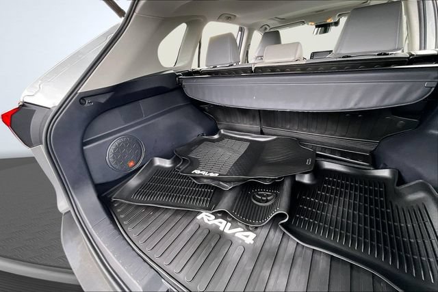 Used 2020 Toyota RAV4 Limited AWD/4WD image 25