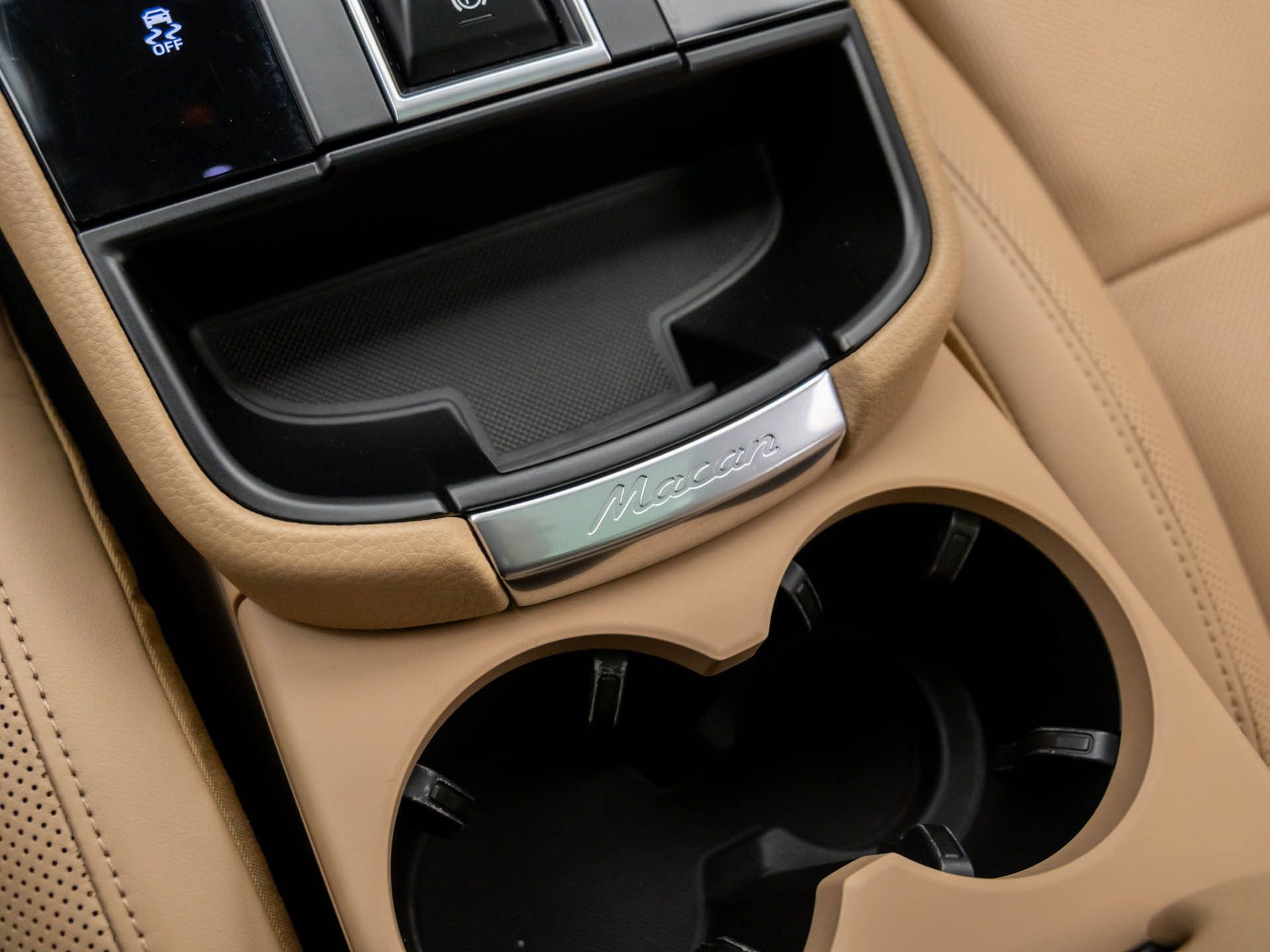 Certified 2023 Porsche Macan image 22