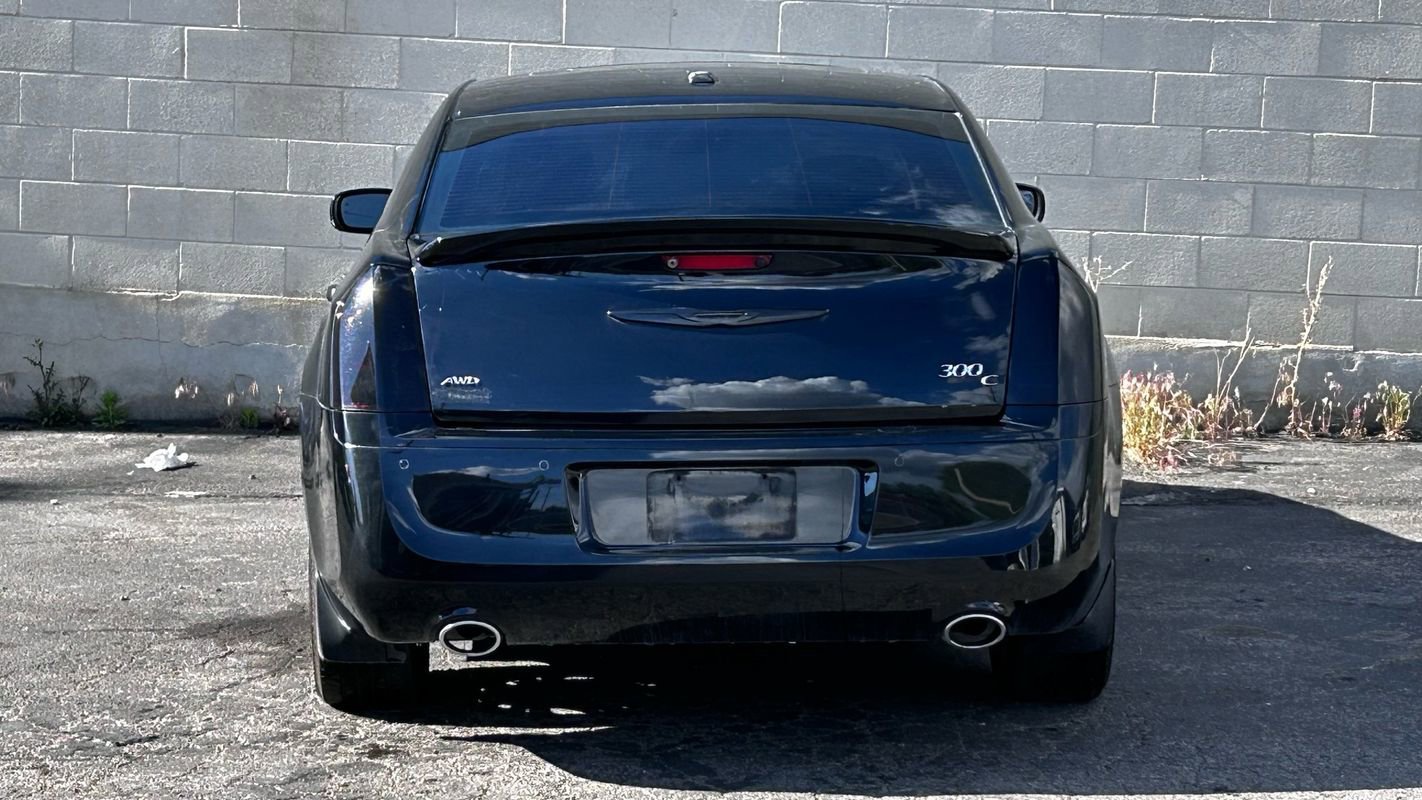 Used 2013 Chrysler 300 C Luxury Series w/ Beats Audio Group AWD/4WD image 4