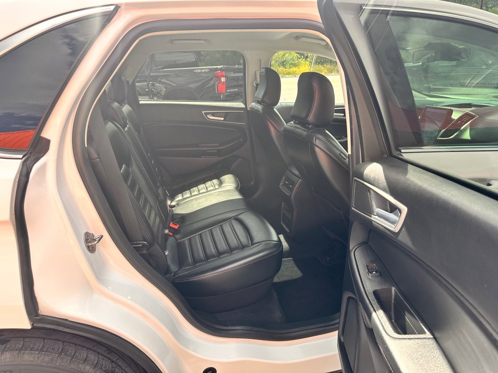 Used 2024 Ford Edge SEL image 26