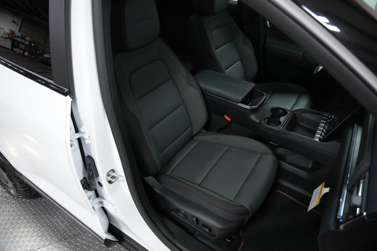 New 2026 GMC Terrain AT4 w/ Convenience Package III image 18