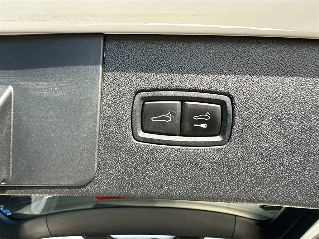 Used 2020 Porsche Cayenne image 31