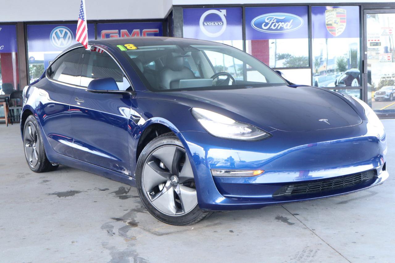 Used 2018 Tesla Model 3 Mid Range RWD image 2