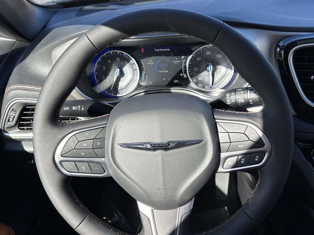 New 2026 Chrysler Pacifica Pinnacle image 16