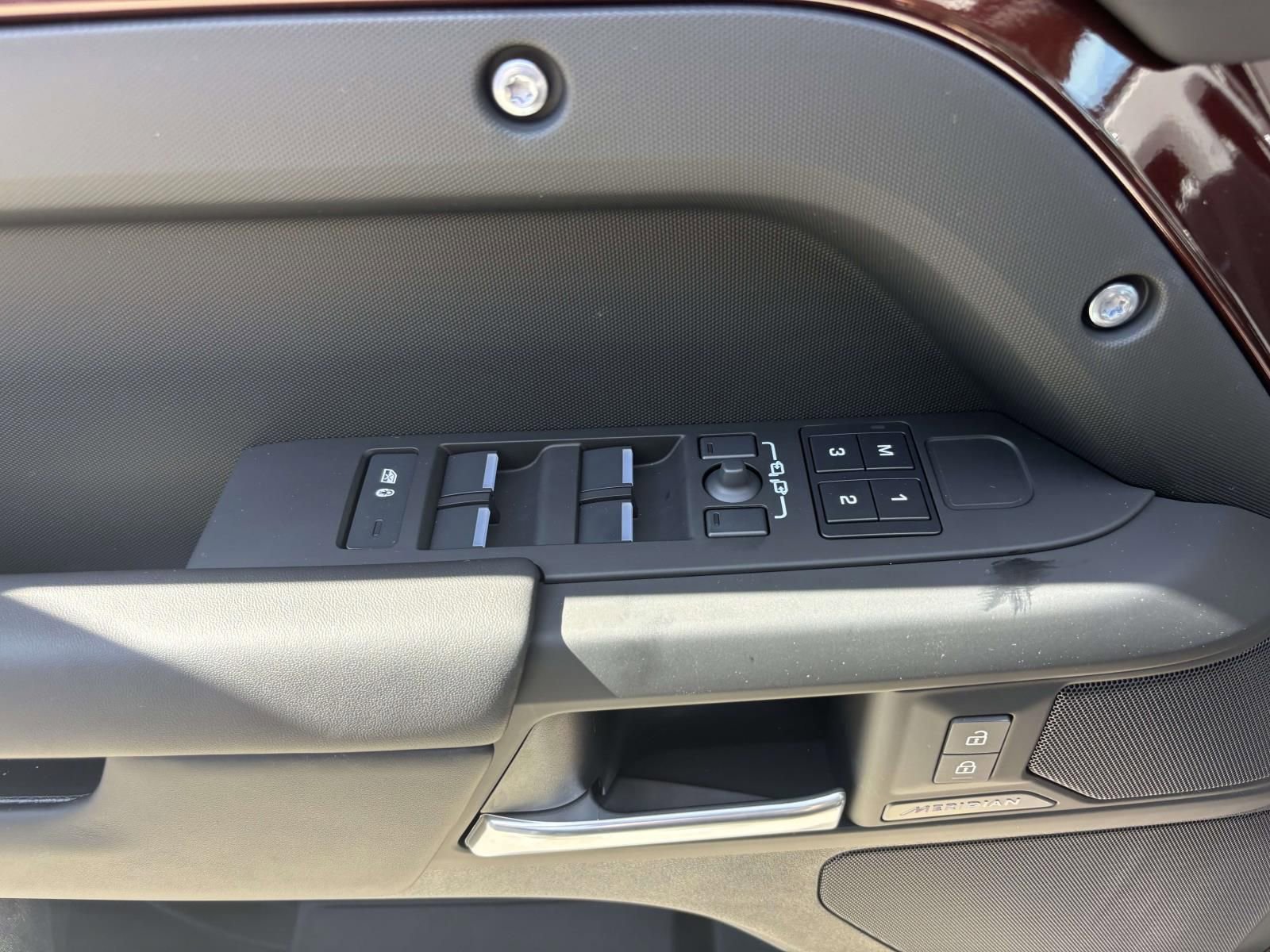 New 2025 Land Rover Defender 130 S image 12