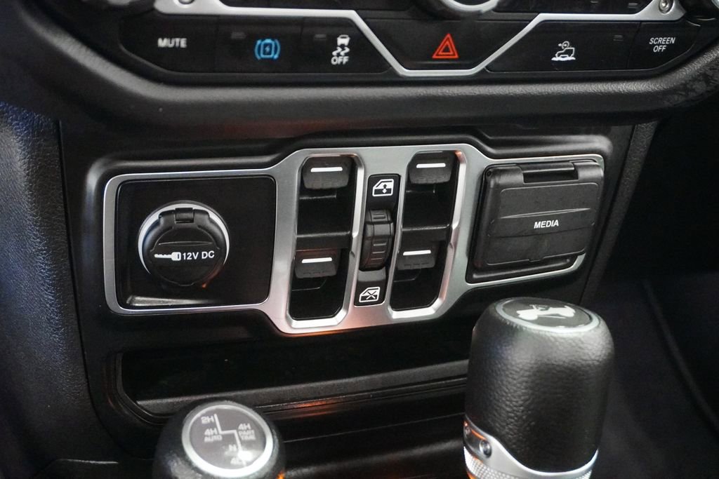 Certified 2025 Jeep Wrangler Unlimited Sahara image 28