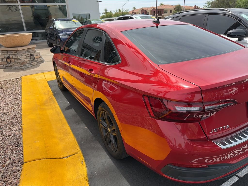 Used 2024 Volkswagen Jetta SE w/ Panoramic Sunroof Package FWD image 9