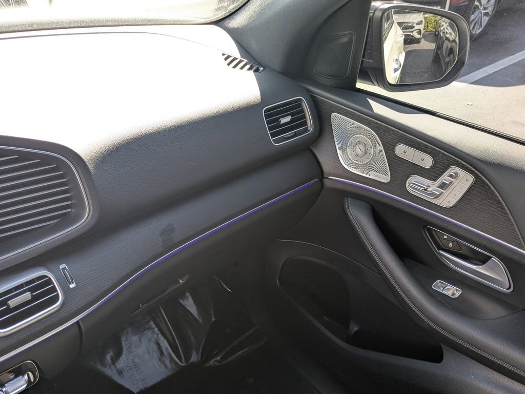 Certified 2025 Mercedes-Benz GLE 450e 4MATIC image 4