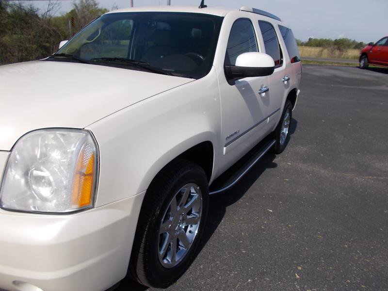 Used 2010 GMC Yukon Denali image 8