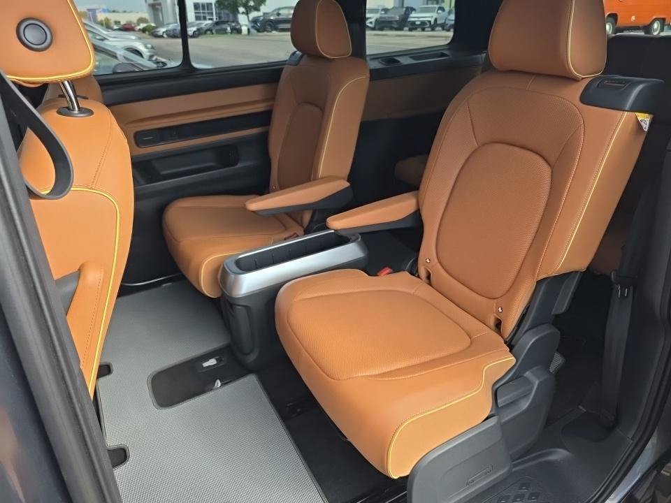 Used 2025 Volkswagen ID. Buzz Pro S Plus RWD image 3