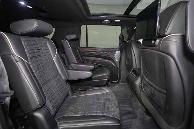 Used 2024 Cadillac Escalade ESV Sport Platinum w/ LPO, ONYX Package image 21