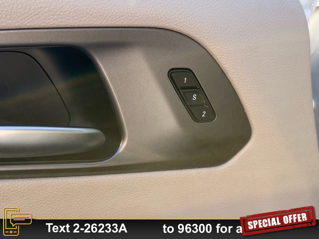 Used 2022 Chrysler Pacifica Touring-L image 24