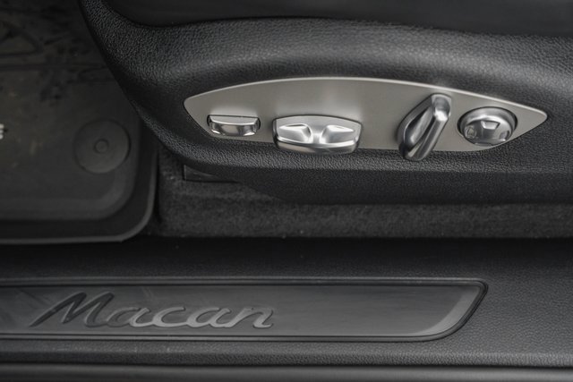 Used 2024 Porsche Macan w/ Premium Plus Package image 11