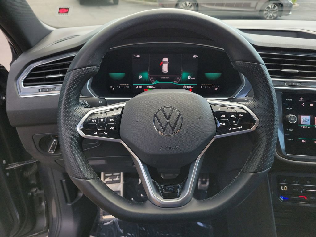 Used 2023 Volkswagen Tiguan SE R-Line image 28