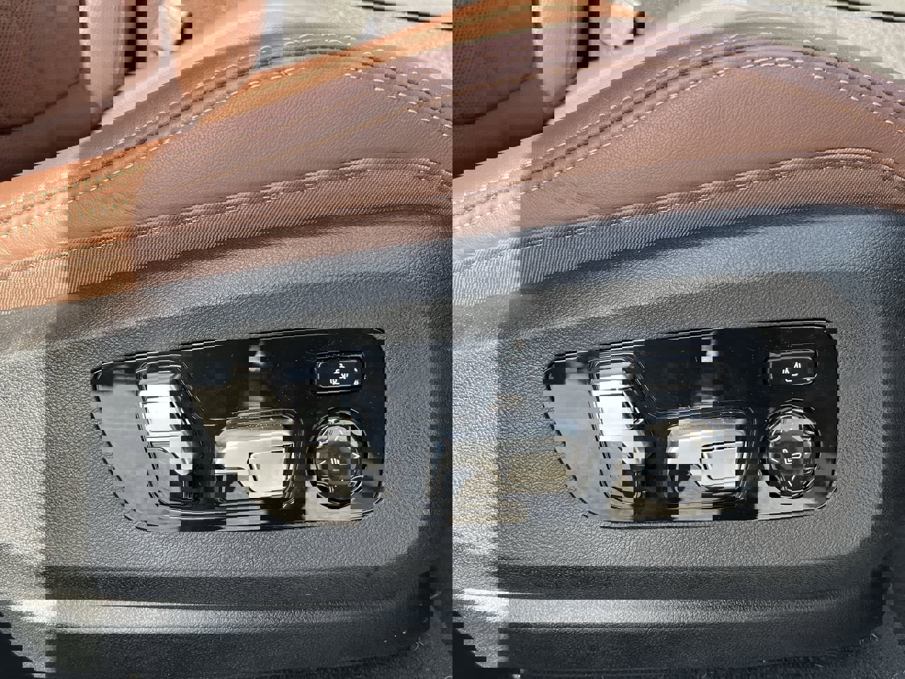 Certified 2026 BMW X6 xDrive40i image 38