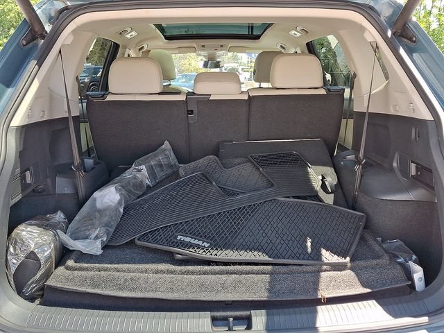 Used 2020 Volkswagen Tiguan SEL AWD/4WD image 29