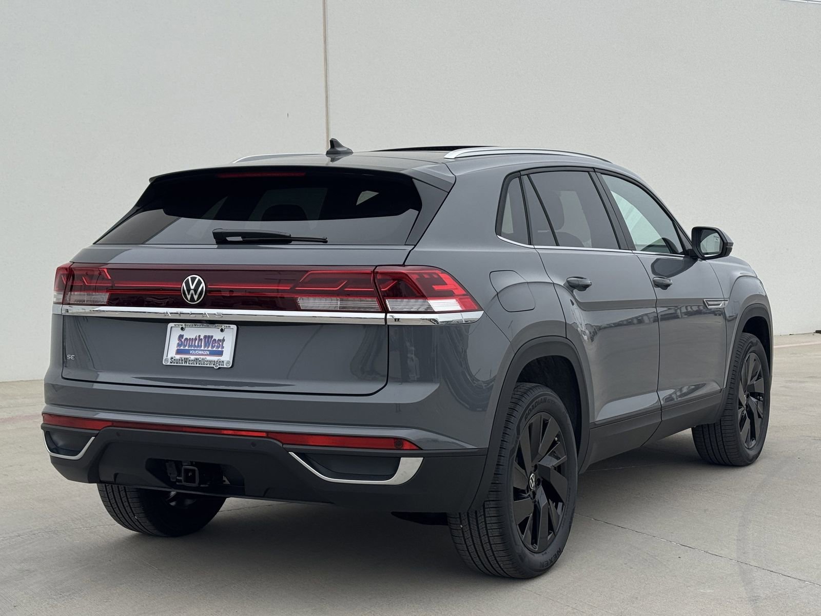 New 2026 Volkswagen Atlas Cross Sport SE FWD image 5