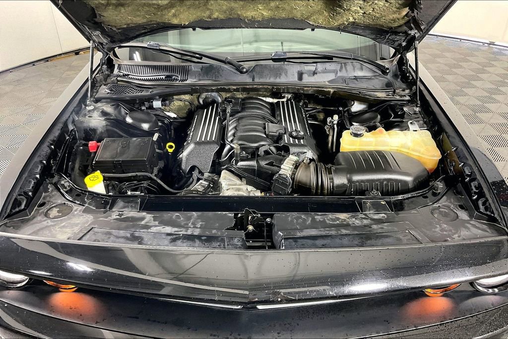 Used 2018 Dodge Challenger R/T Scat Pack RWD image 12