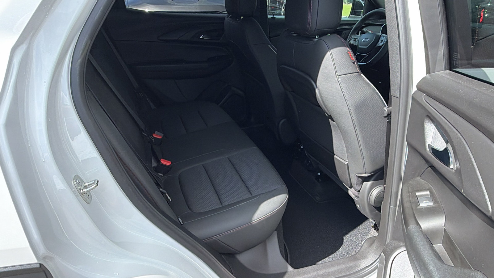 Used 2023 Chevrolet TrailBlazer RS w/ Sun and Liftgate Package FWD image 22