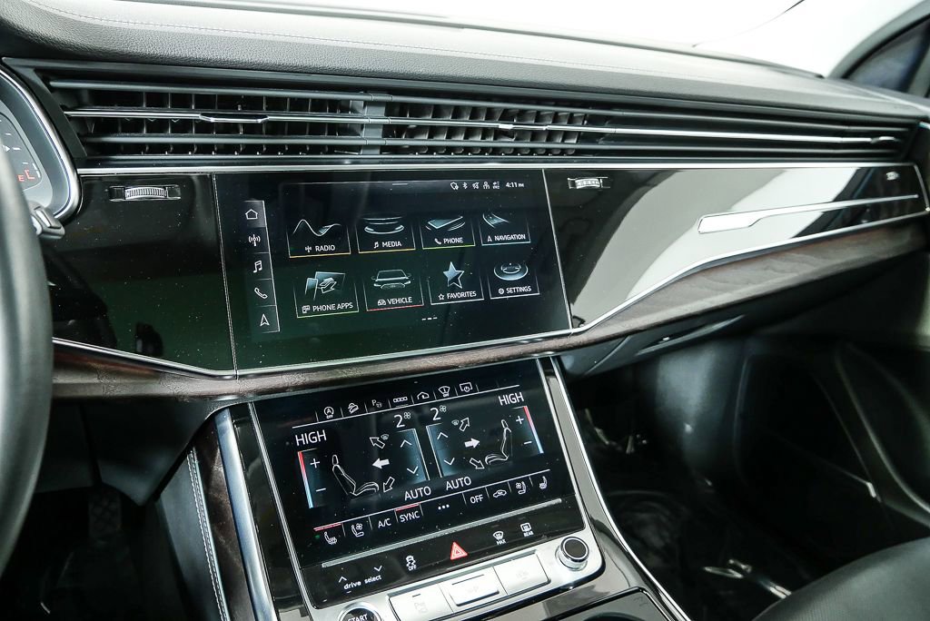 Used 2023 Audi Q8 Prestige w/ Prestige Package image 13