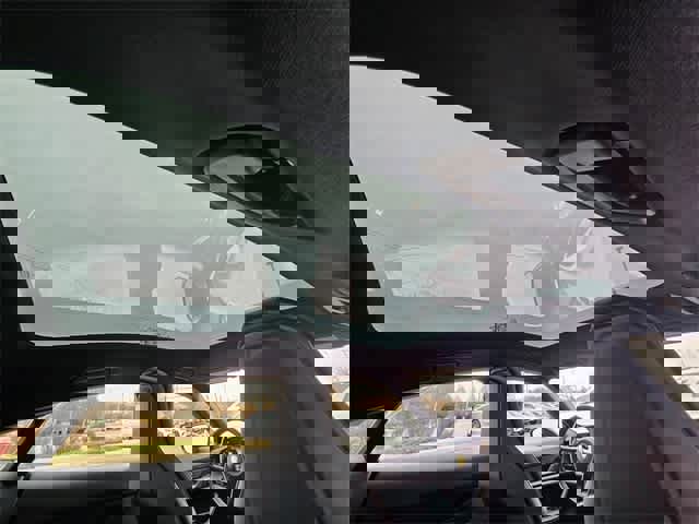 Used 2023 Porsche Taycan w/ Premium Package image 22