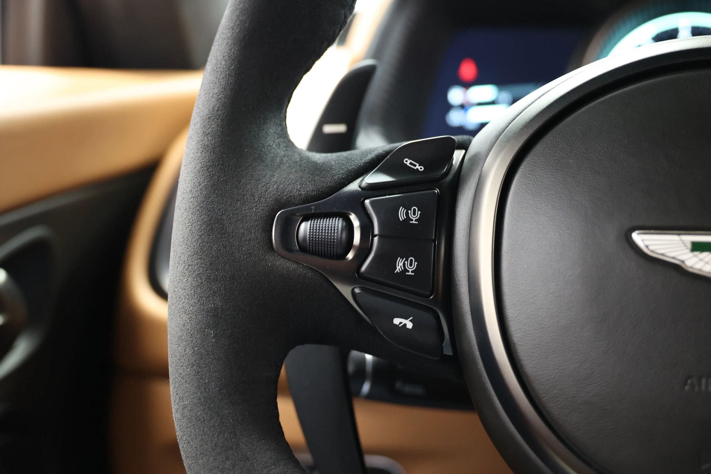 Used 2020 Aston Martin DB11 AMR image 26