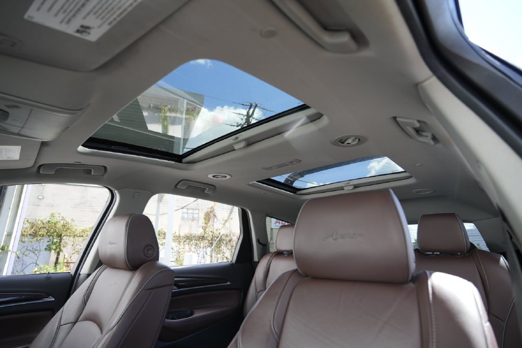 Used 2020 Buick Enclave Avenir w/ Avenir Technology Package AWD/4WD image 25