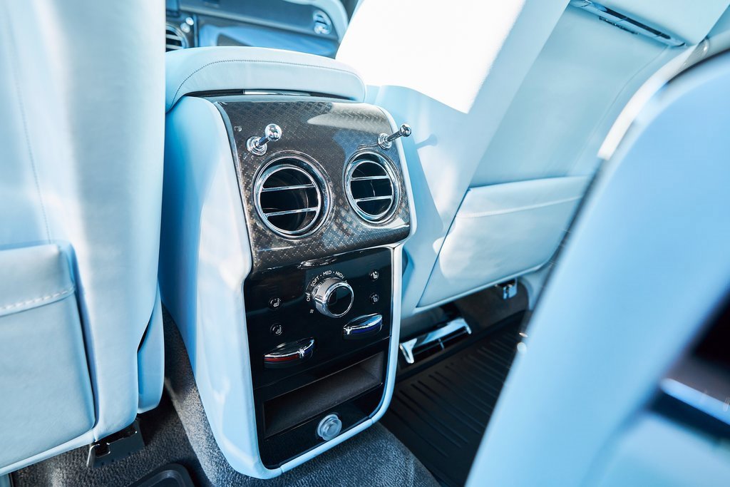 Used 2022 Rolls-Royce Cullinan Black Badge w/ Dark Exterior Package image 53