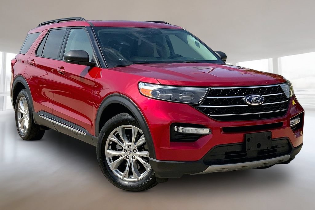 Used 2020 Ford Explorer XLT w/ Equipment Group 202A AWD/4WD image 11