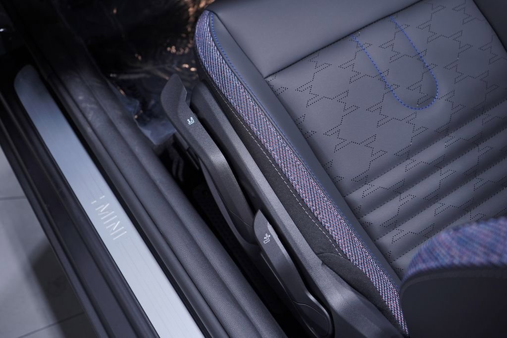 New 2026 MINI Cooper S image 15