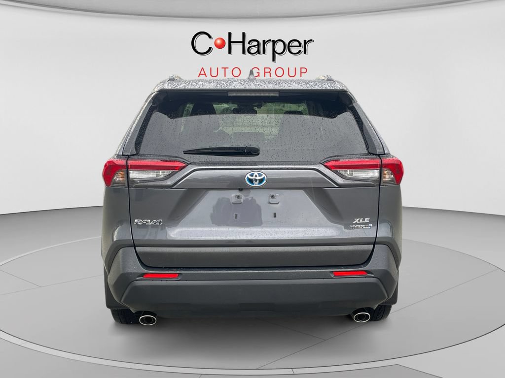 Used 2022 Toyota RAV4 XLE Premium AWD/4WD image 4