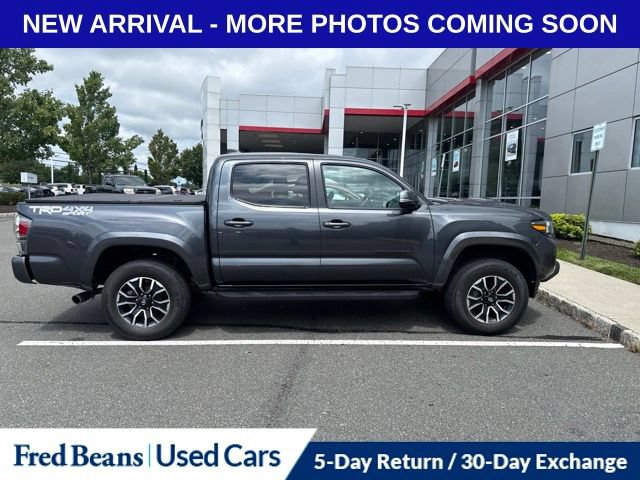 Used 2023 Toyota Tacoma TRD Sport w/ TRD Premium Sport Package AWD/4WD image 4