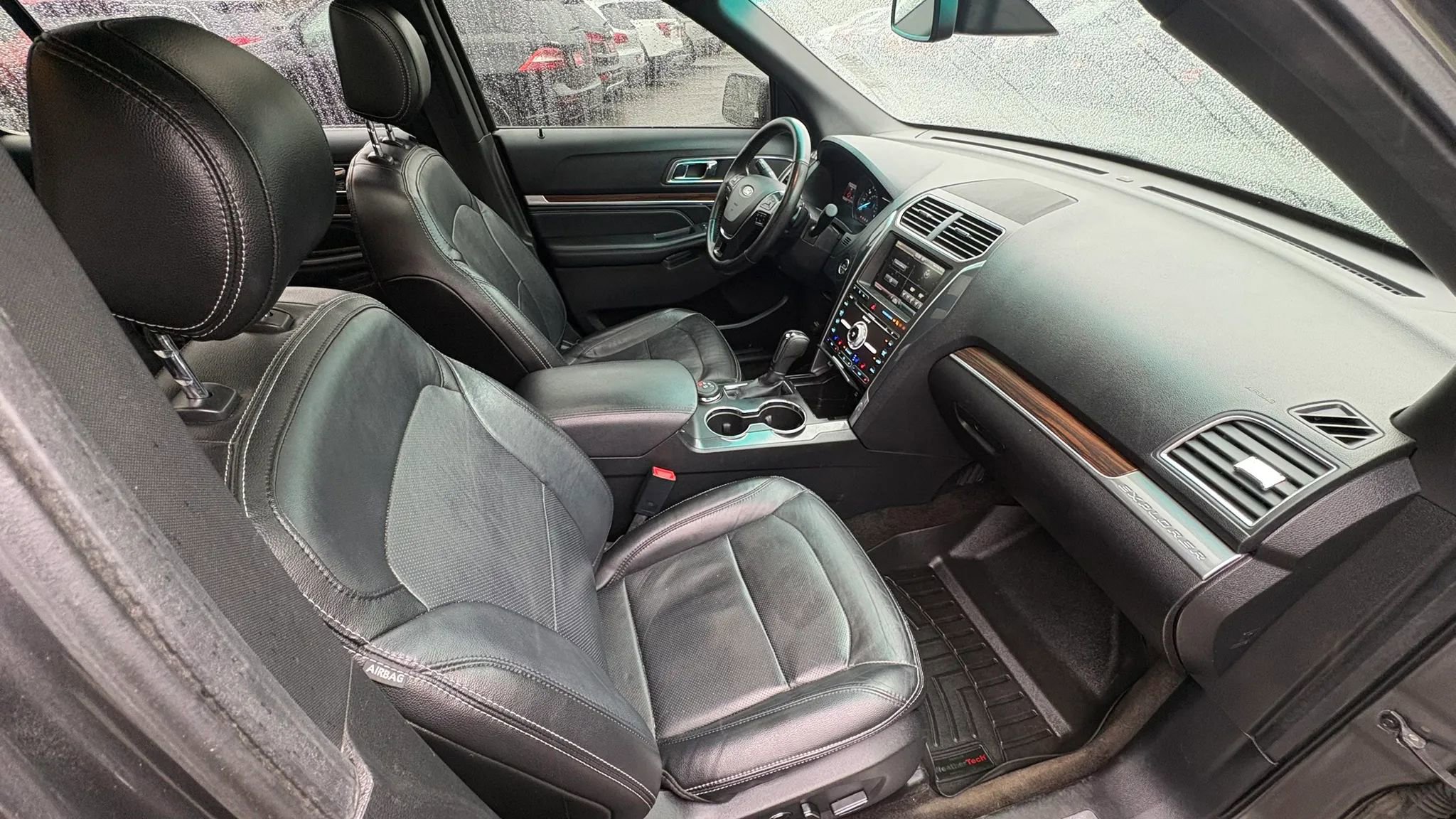 Used 2016 Ford Explorer Limited w/ Equipment Group 301A AWD/4WD image 32