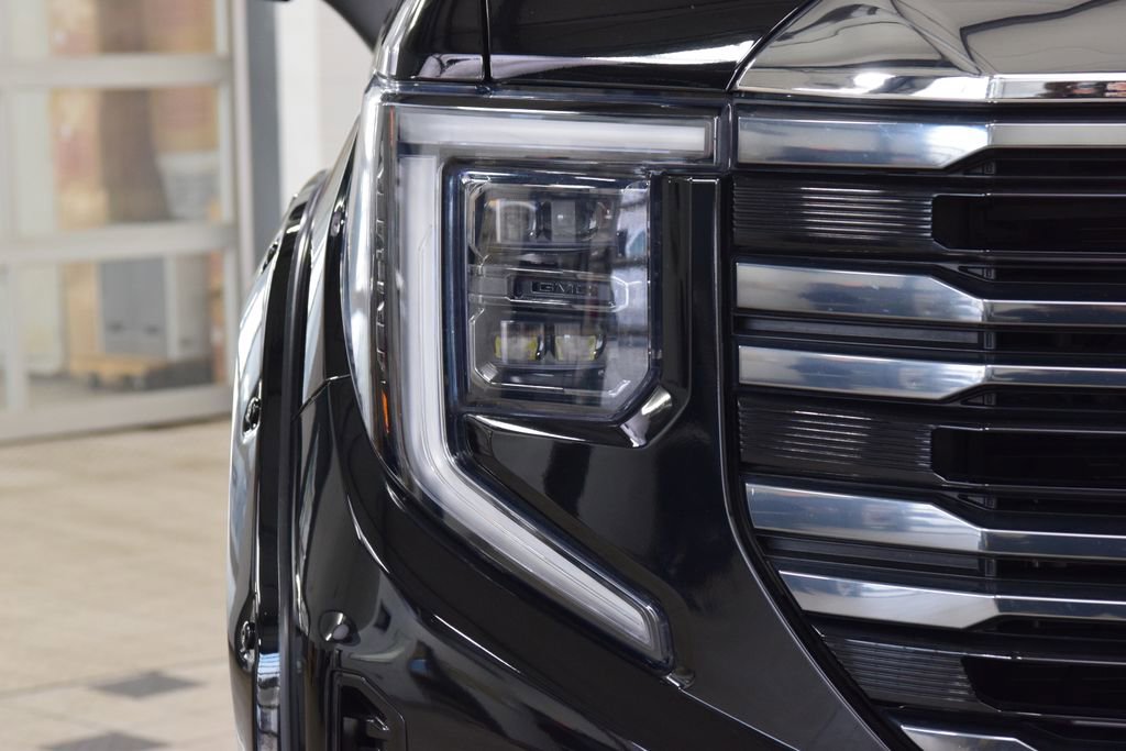 Used 2023 GMC Sierra 1500 AT4 w/ AT4 Premium Package image 12