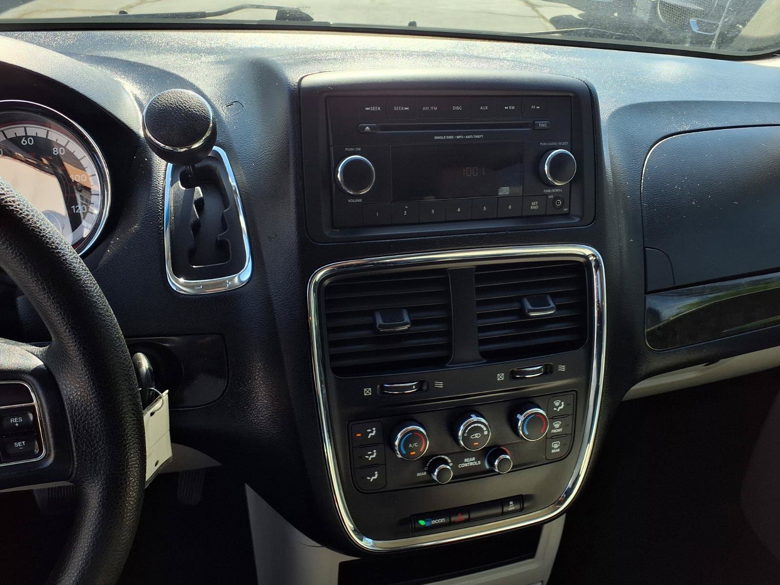 Used 2012 Dodge Grand Caravan SXT FWD image 5