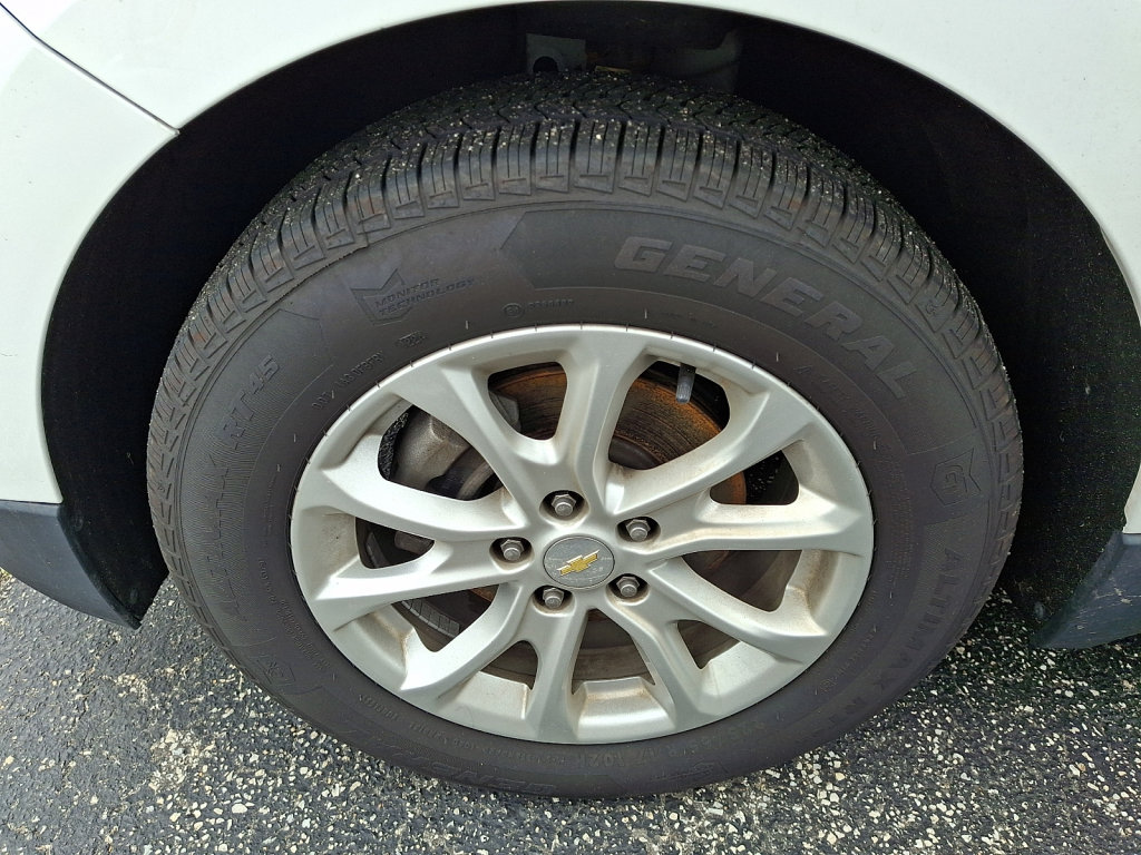 Used 2018 Chevrolet Equinox LS FWD image 4